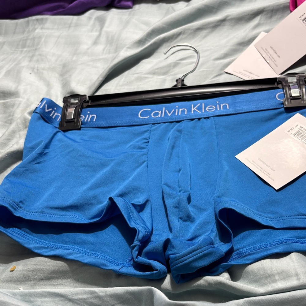 Calvin Klein Men's Vibrant Blue Boxer Briefs